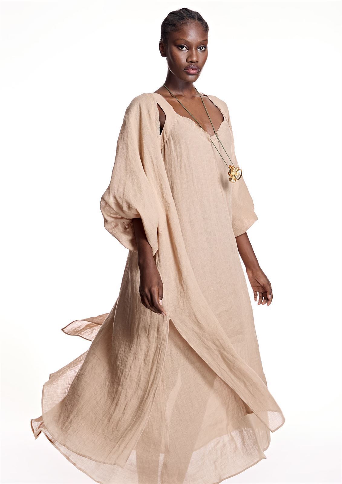 ALBA CONDE Kimono Fluído Arena - Imagen 1