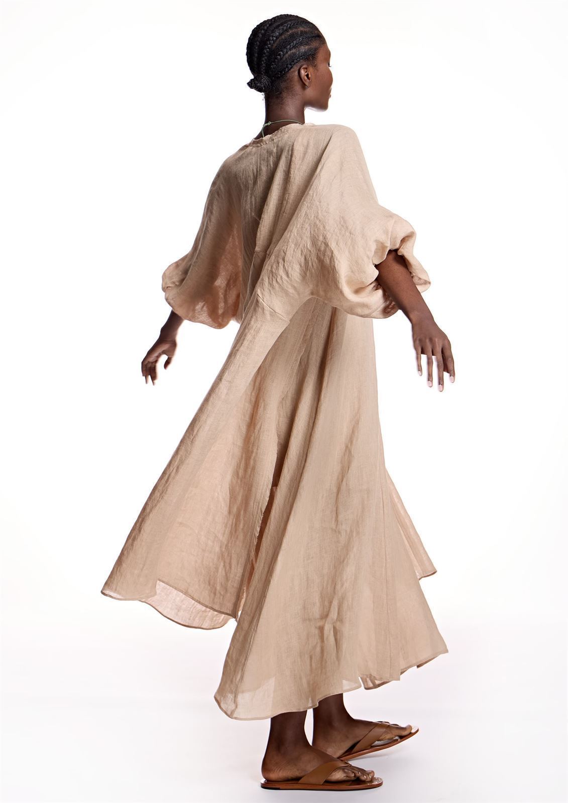 ALBA CONDE Kimono Fluído Arena - Imagen 2