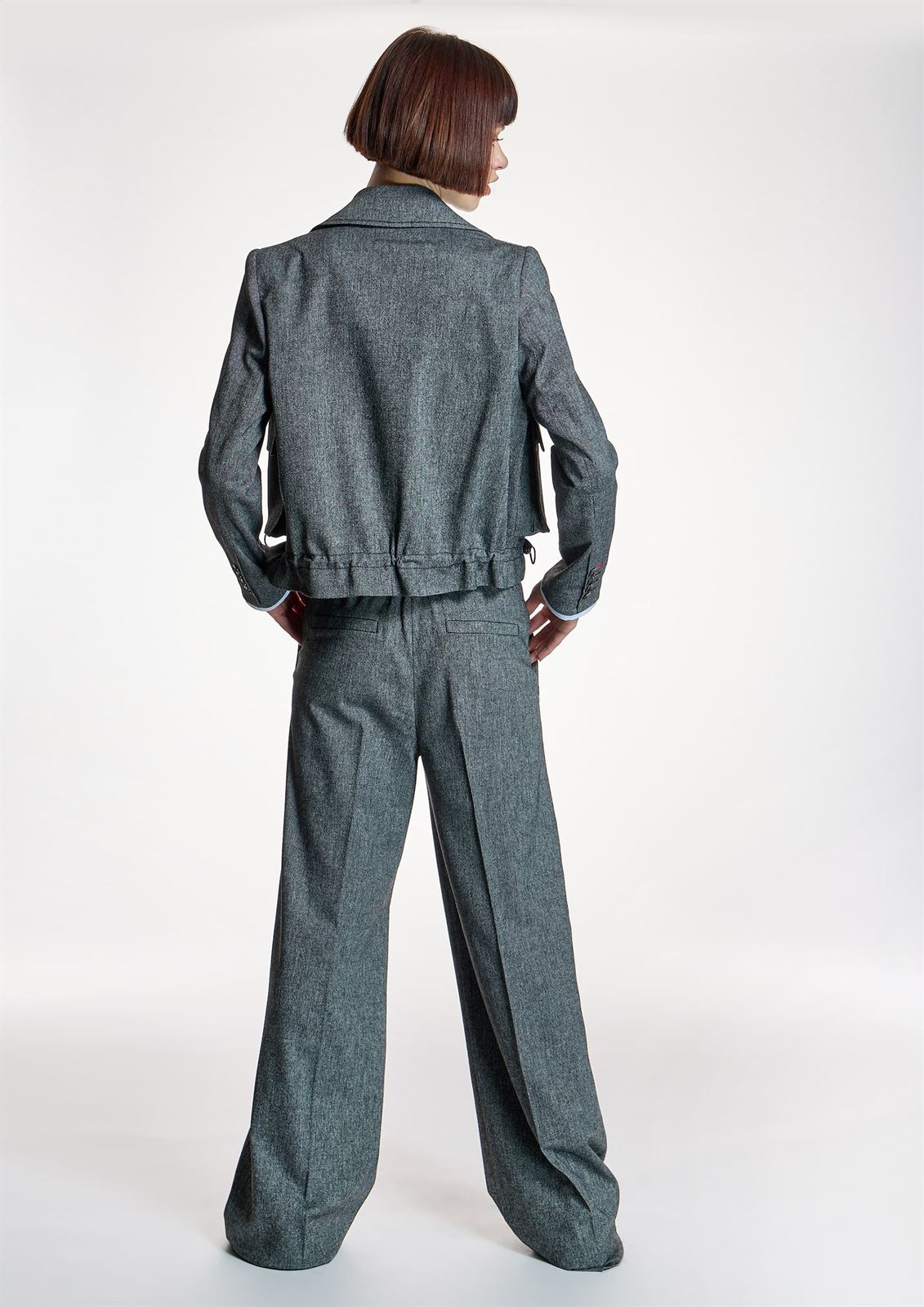 ALBA CONDE Pantalón Ancho Gris con Pinzas - Imagen 1