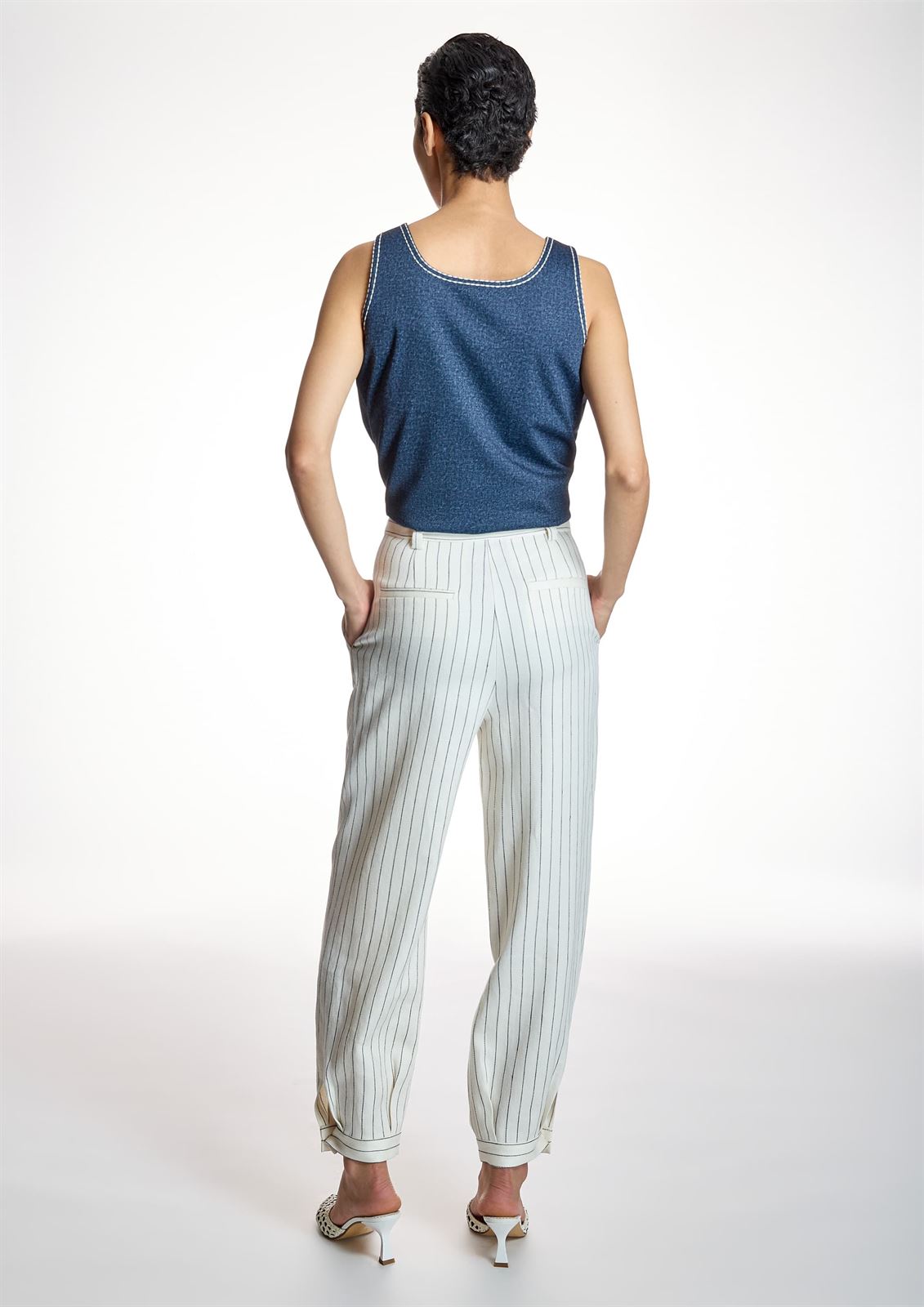 ALBA CONDE Pantalón Crudo de Rayas - Imagen 1