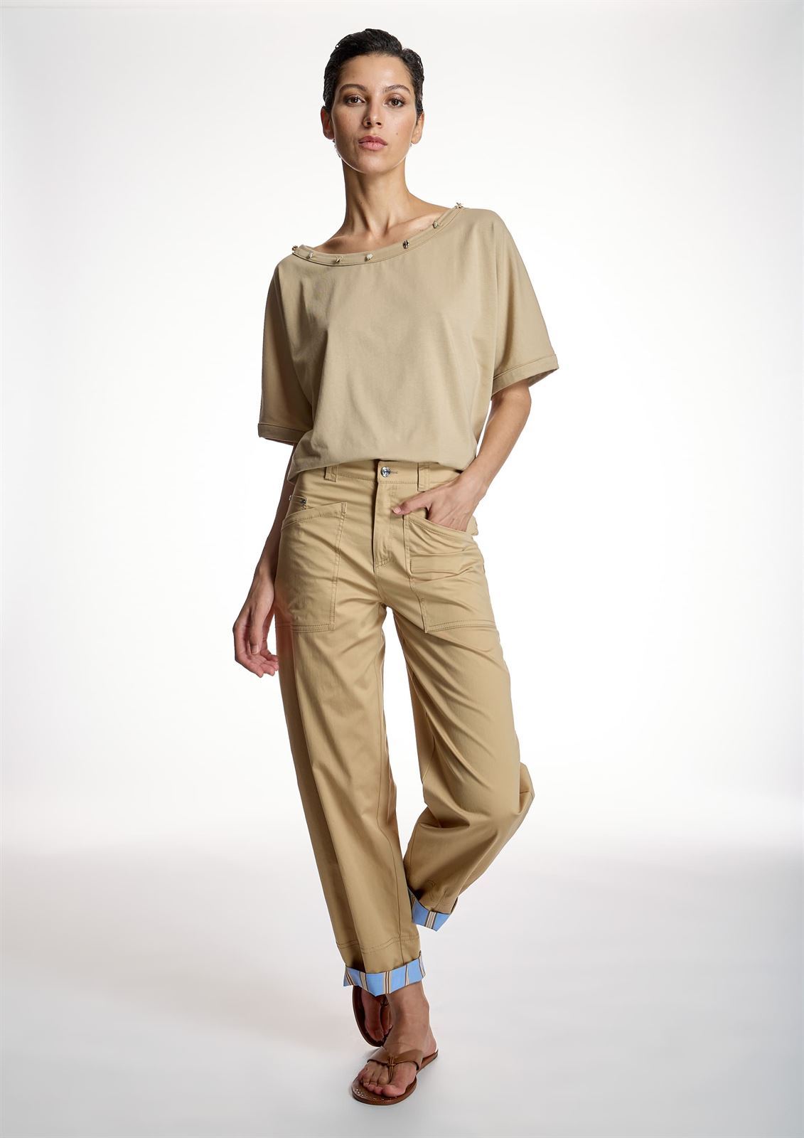 ALBA CONDE Pantalón Detalle Vuelta - Imagen 4