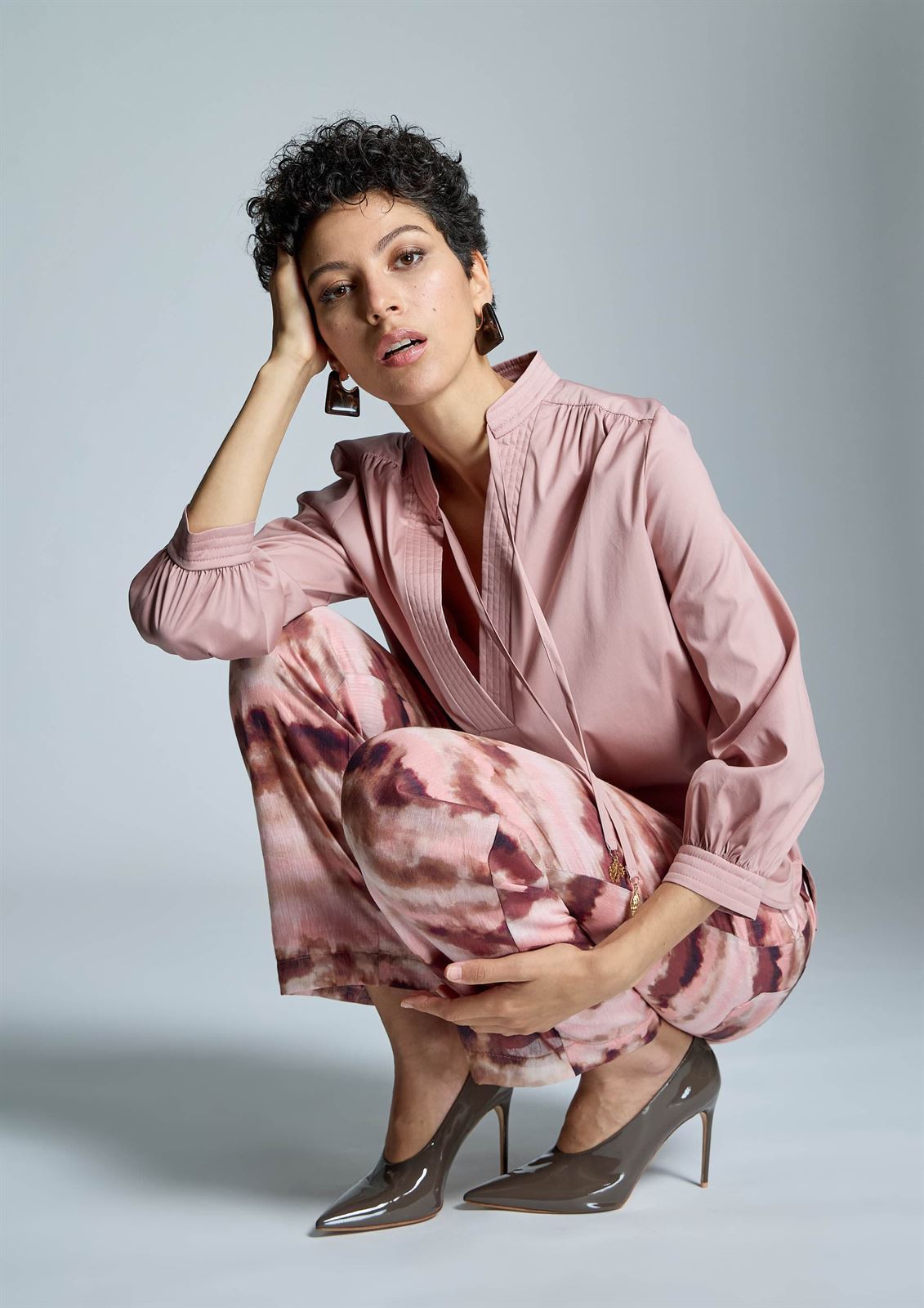 ALBA CONDE Pantalón Estampado Acuarela - Imagen 4