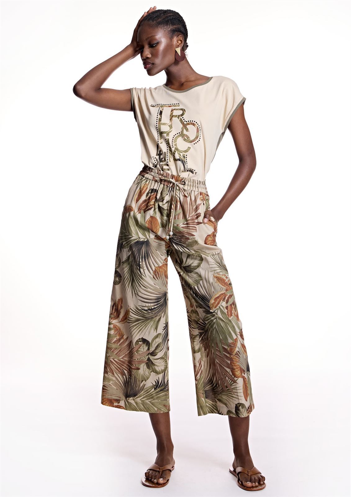 ALBA CONDE Pantalón Estampado Tropical - Imagen 4