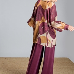 ALBA CONDE Pantalón Fluído Granate - Imagen 2