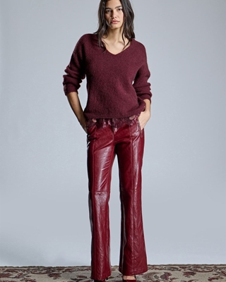 ALBA CONDE Pantalón Granate Efecto Piel - Imagen 2