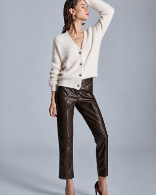 ALBA CONDE Pantalón Marrón Efecto Piel - Imagen 1