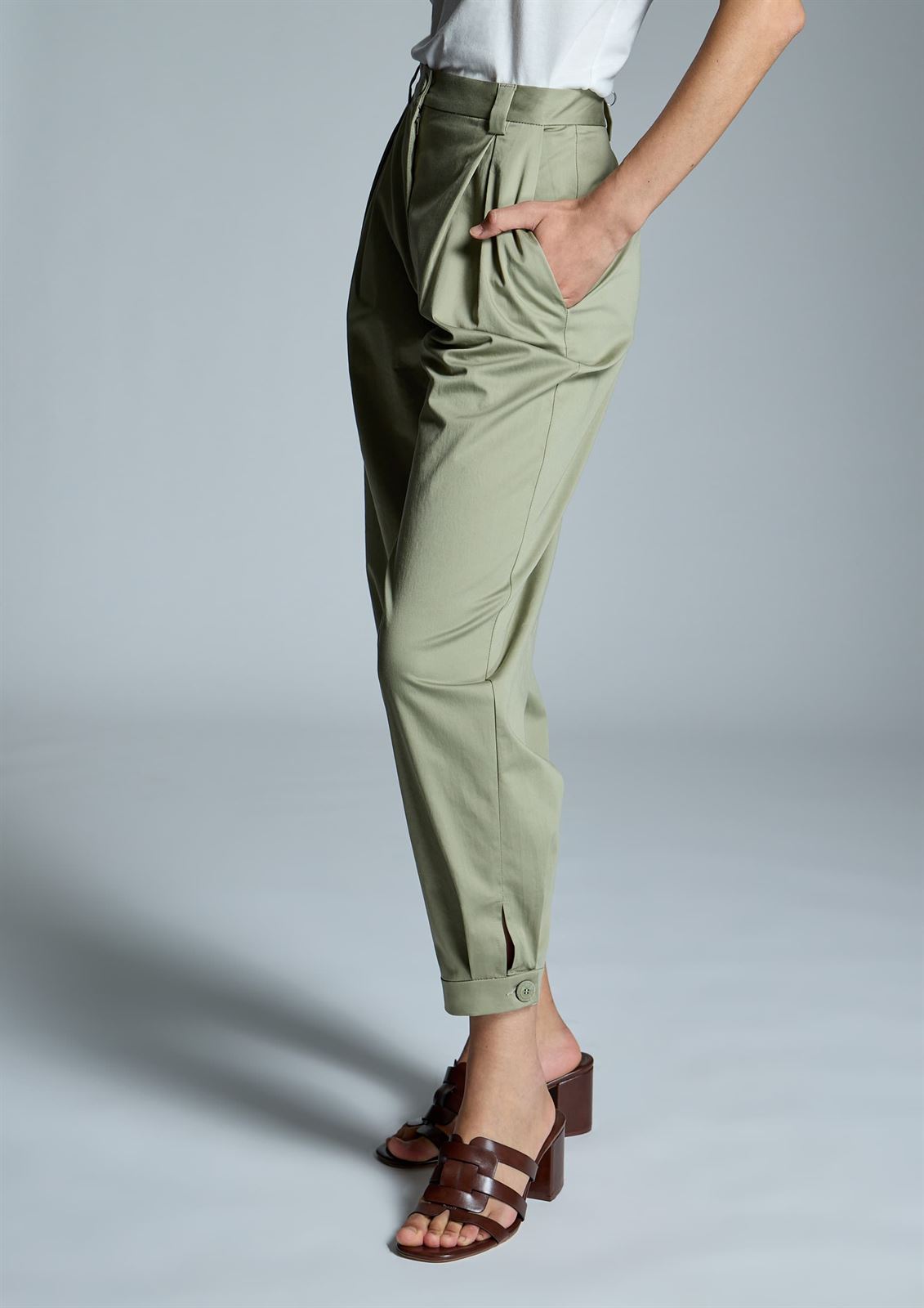 ALBA CONDE Pantalón Verde Pinzas - Imagen 5