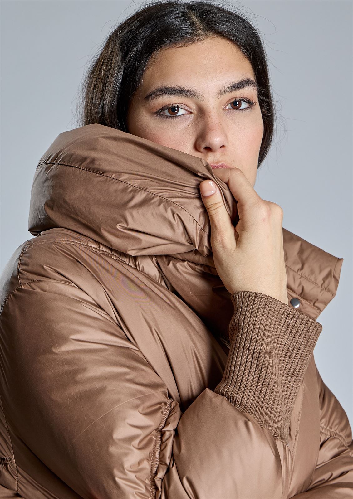 ALBA CONDE Parka Acolchada Tostada - Imagen 2