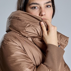ALBA CONDE Parka Acolchada Tostada - Imagen 2
