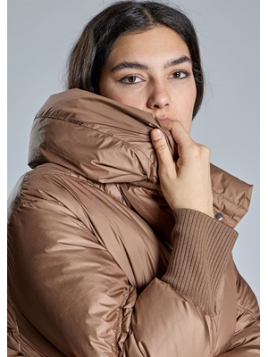 ALBA CONDE Parka Acolchada Tostada - Imagen 2
