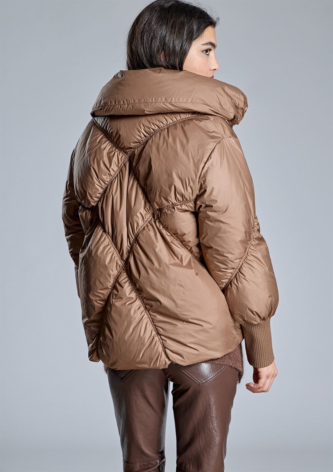 ALBA CONDE Parka Acolchada Tostada - Imagen 4