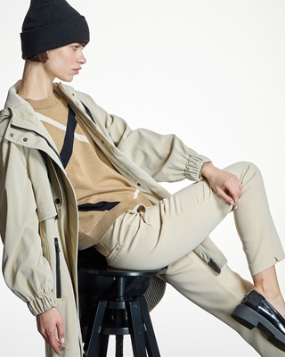 ALBA CONDE Parka Beige con Bolsillos y Capucha - Imagen 1