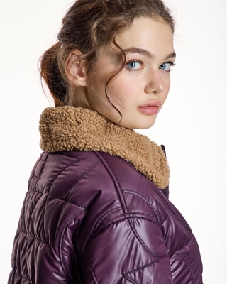 ALBA CONDE Parka Corta Burdeos - Imagen 1