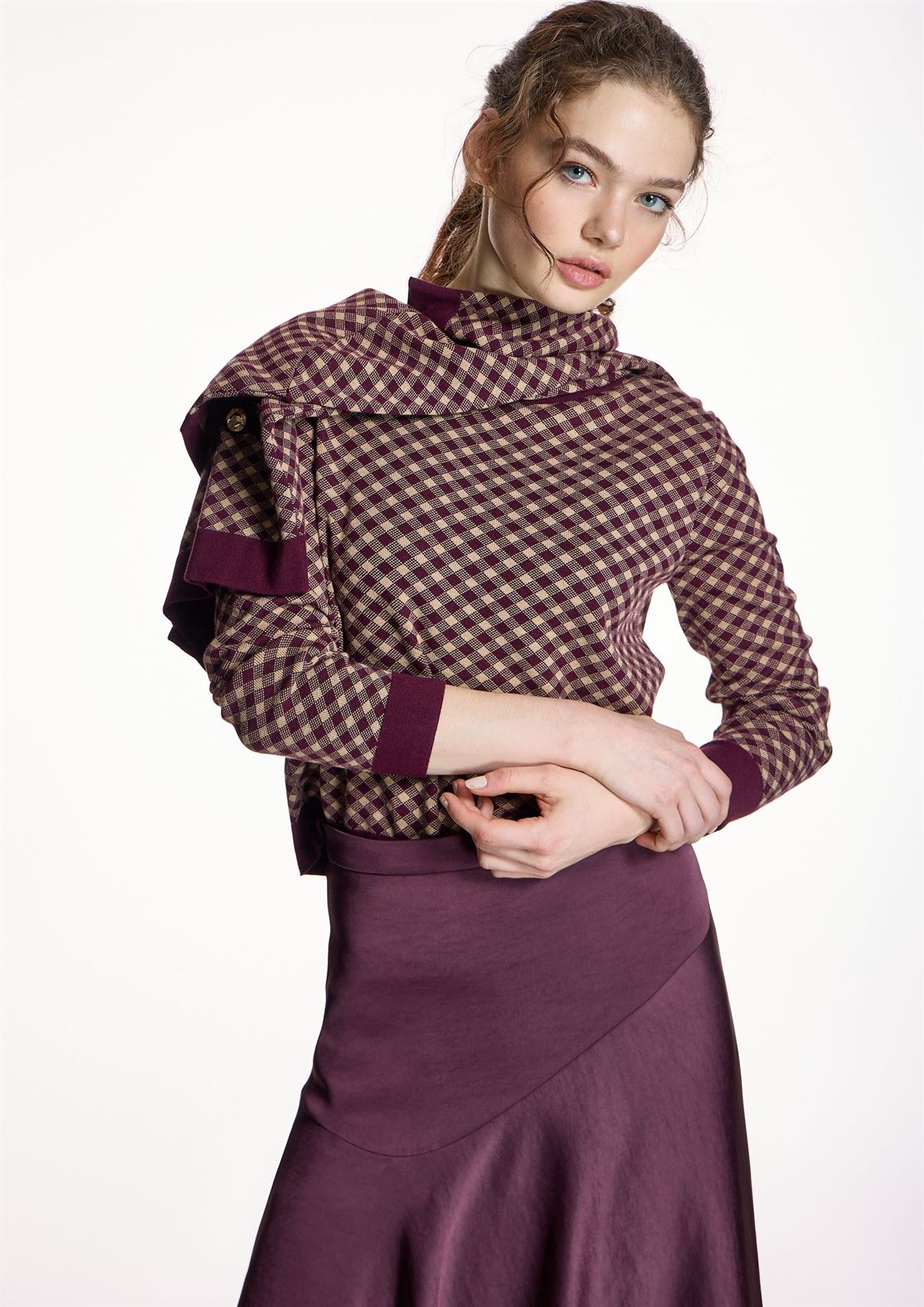 ALBA CONDE Sweter Cuadros Burdeos - Imagen 4