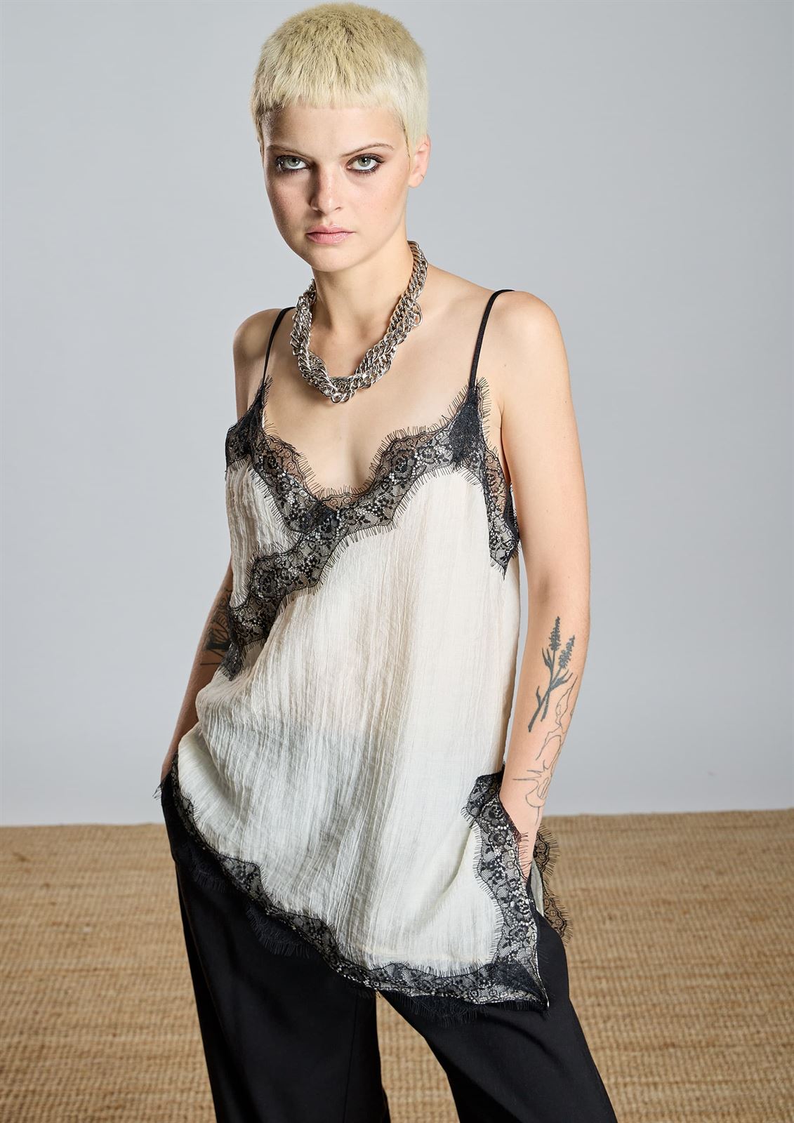 ALBA CONDE Top Lencero Crudo - Imagen 1