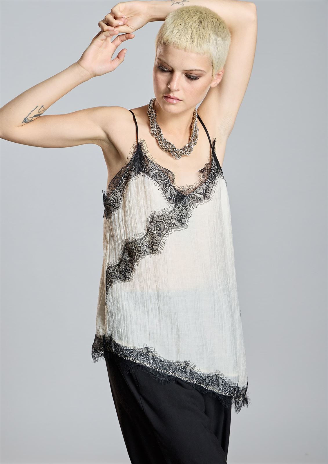 ALBA CONDE Top Lencero Crudo - Imagen 2