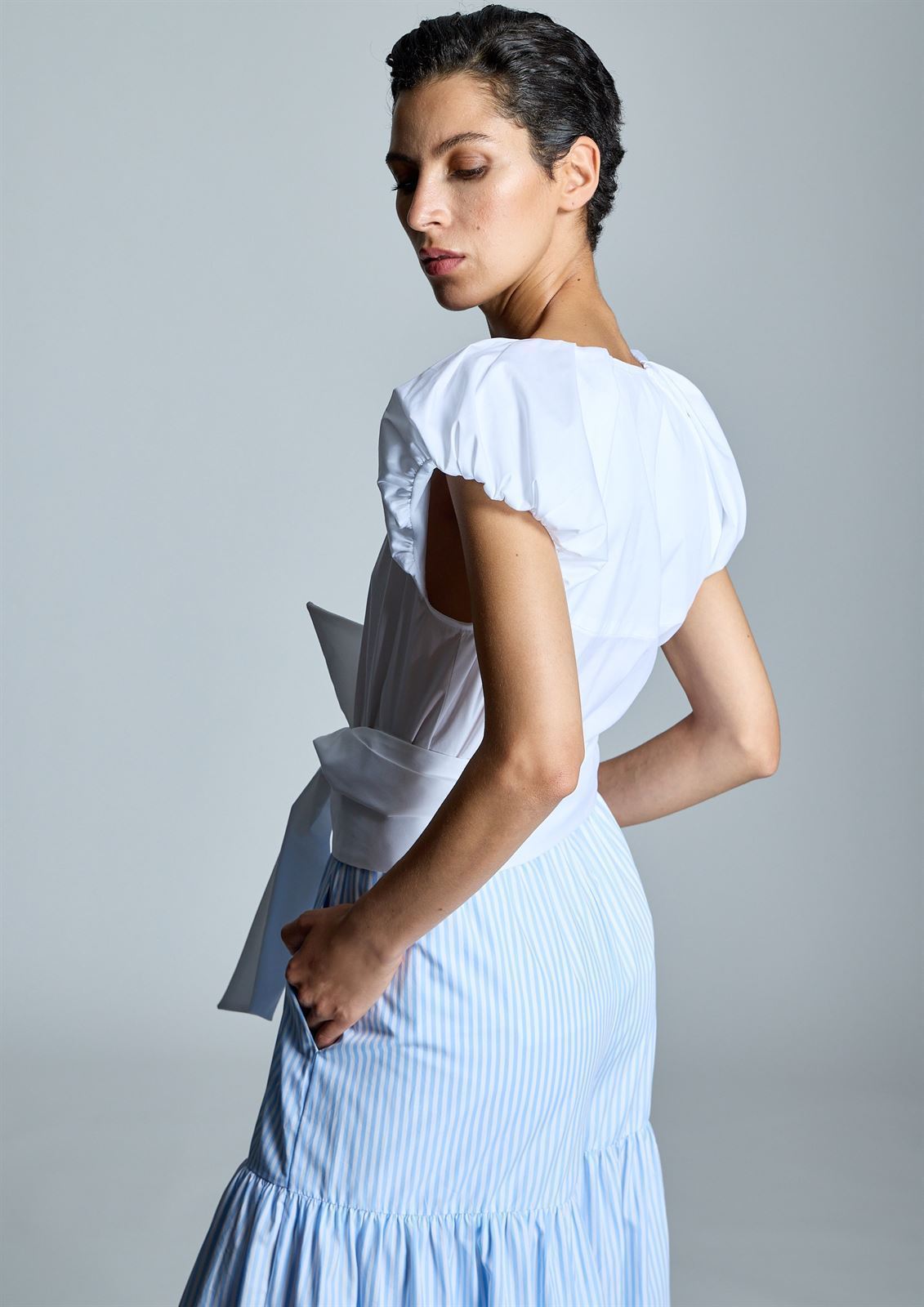 ALBA CONDE Top Popelín Manga Abullonada Blanco - Imagen 5