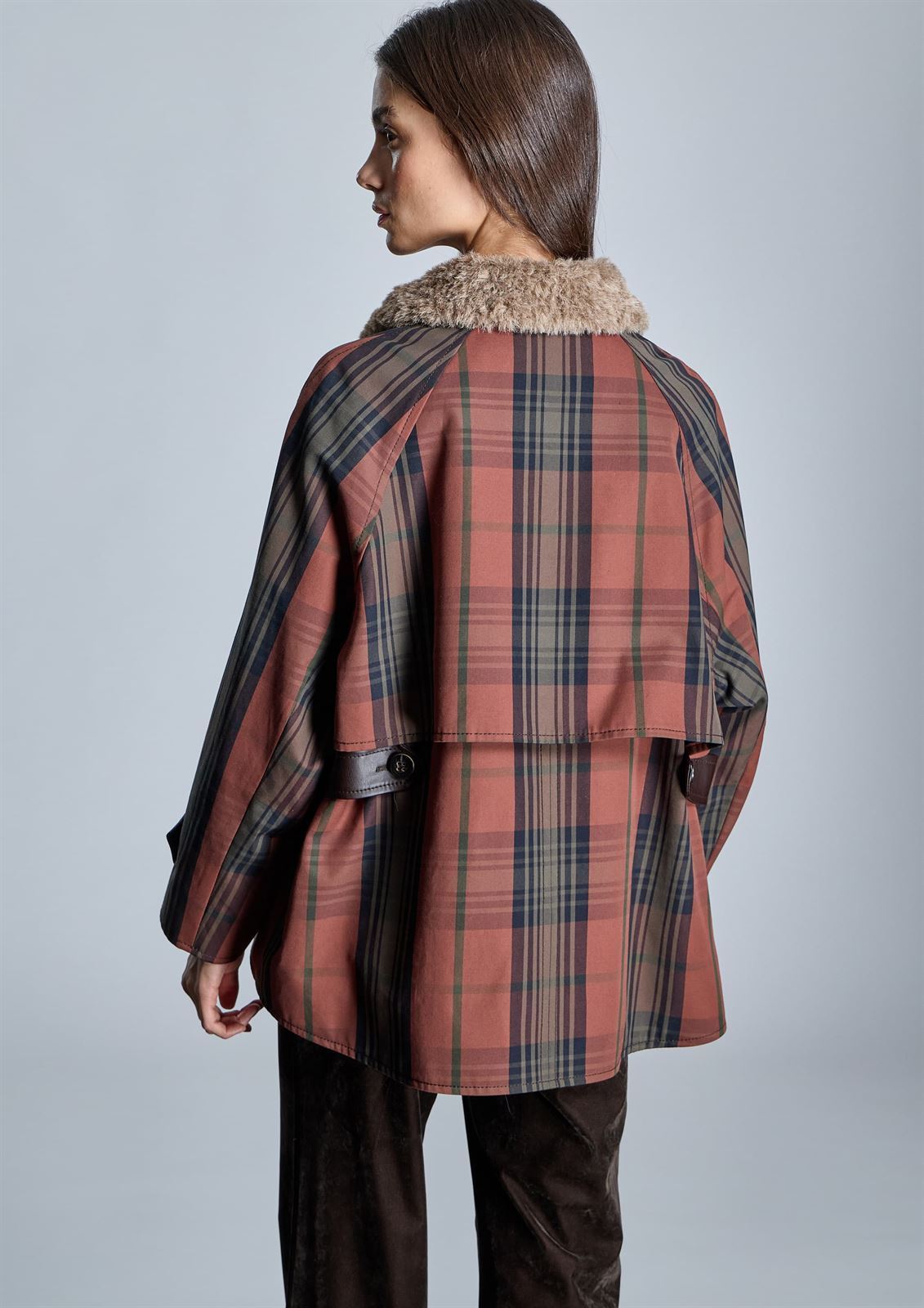 ALBA CONDE Trench de Cuadros Cuello Desmontable - Imagen 5