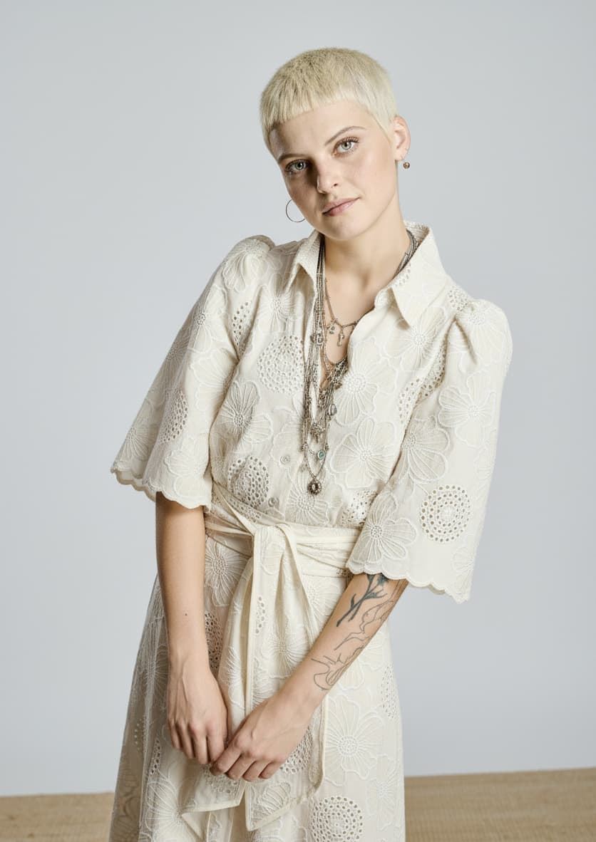 ALBA CONDE Vestido Azul con Bordado - Imagen 3