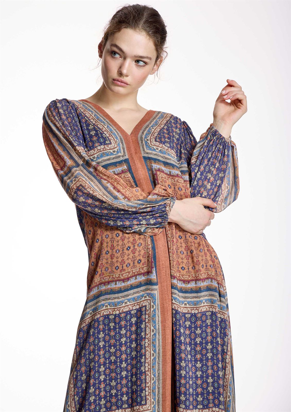 ALBA CONDE Vestido Boho Estampado Pañuelo - Imagen 1