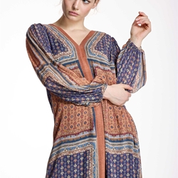 ALBA CONDE Vestido Boho Estampado Pañuelo - Imagen 1