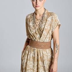 ALBA CONDE Vestido Camel Bordado - Imagen 2