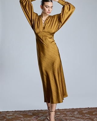 ALBA CONDE Vestido de Satén Mostaza - Imagen 2