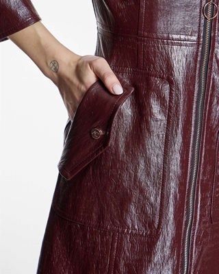 ALBA CONDE Vestido Entallado Burdeos - Imagen 2