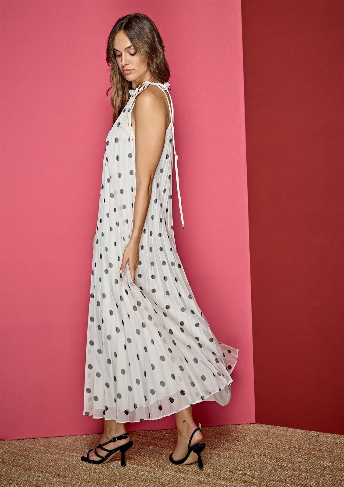ALBA CONDE Vestido Fluído Plisado Lunares - Imagen 3