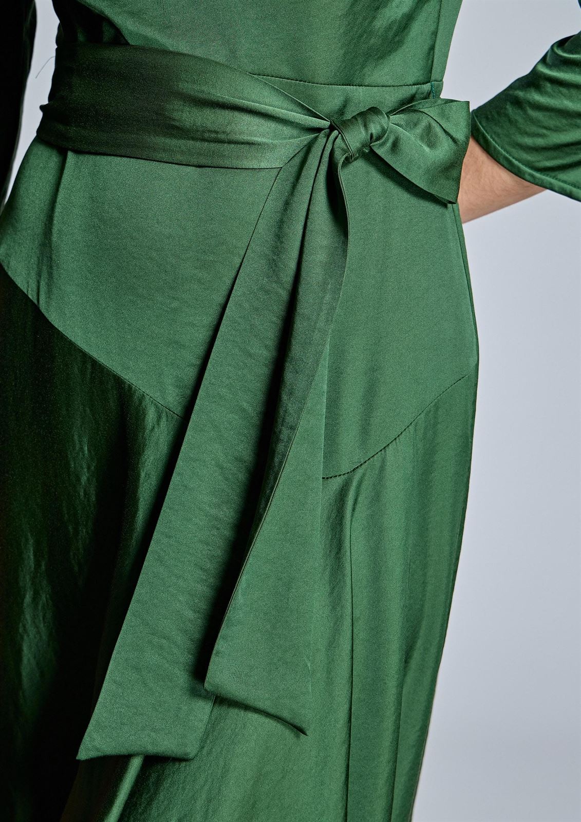 ALBA CONDE Vestido Verde Satinado - Imagen 3