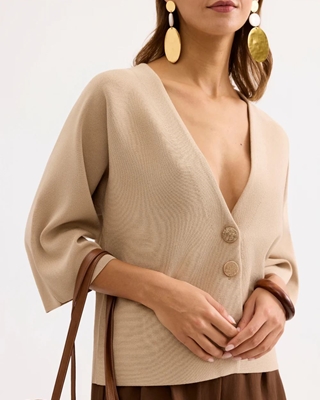 LEO & HUGO Top Escote V Beige - Imagen 1